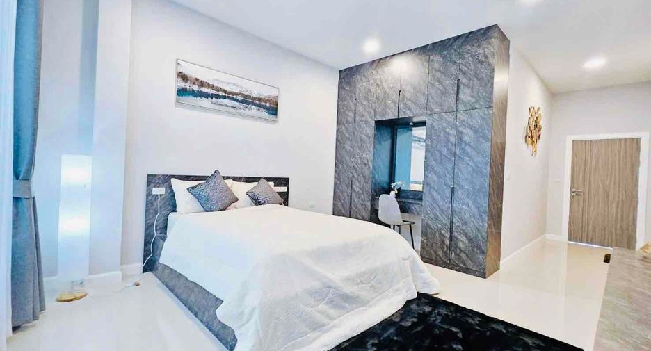 For rent 3 bedrooms villa in Bang Lamung, Chonburi