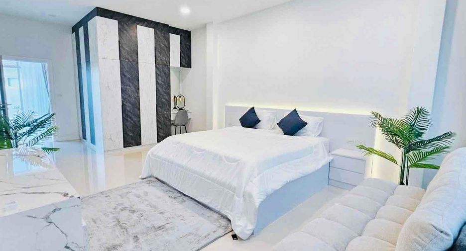 For rent 3 bedrooms villa in Bang Lamung, Chonburi