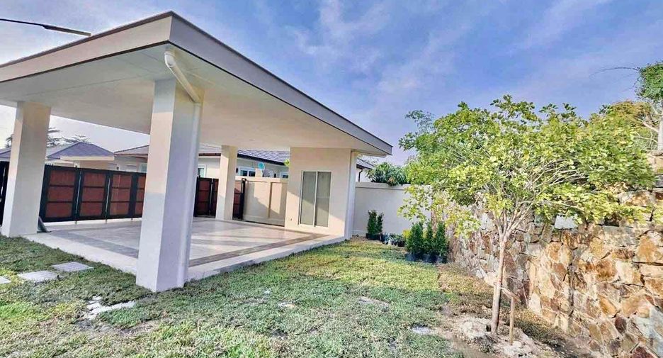 For rent 3 bedrooms villa in Bang Lamung, Chonburi