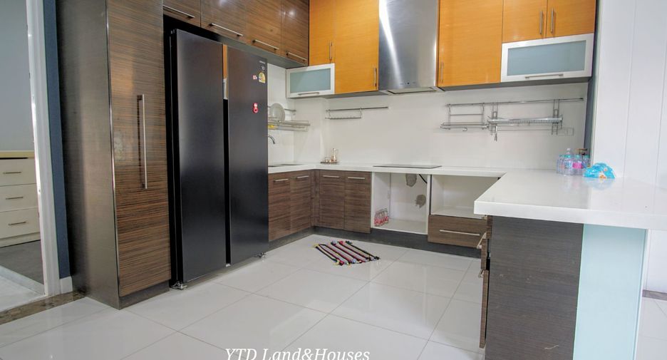 À vendre 4 chambres maison à Bang Phli, Samut Prakan