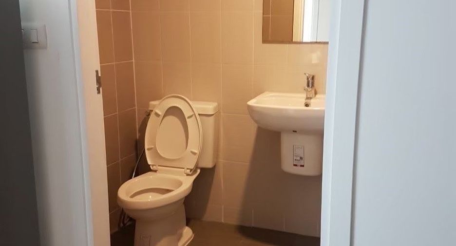 For sale 2 bedrooms condo in Mueang Samut Prakan, Samut Prakan