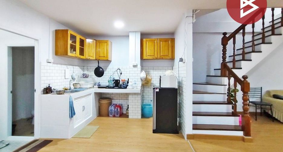 For sale 3 bedrooms townhouse in Mueang Nakhon Pathom, Nakhon Pathom