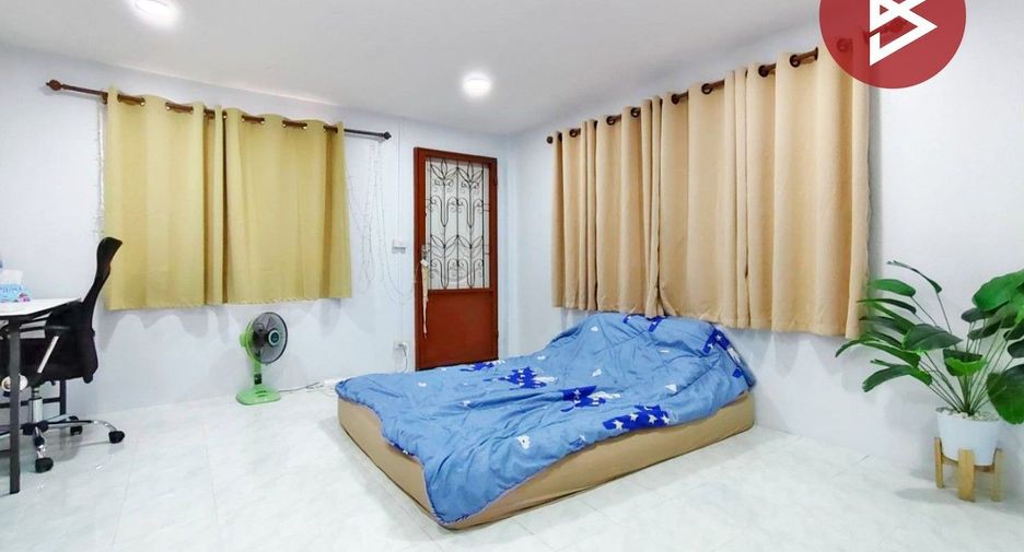 For sale 3 bedrooms townhouse in Mueang Nakhon Pathom, Nakhon Pathom