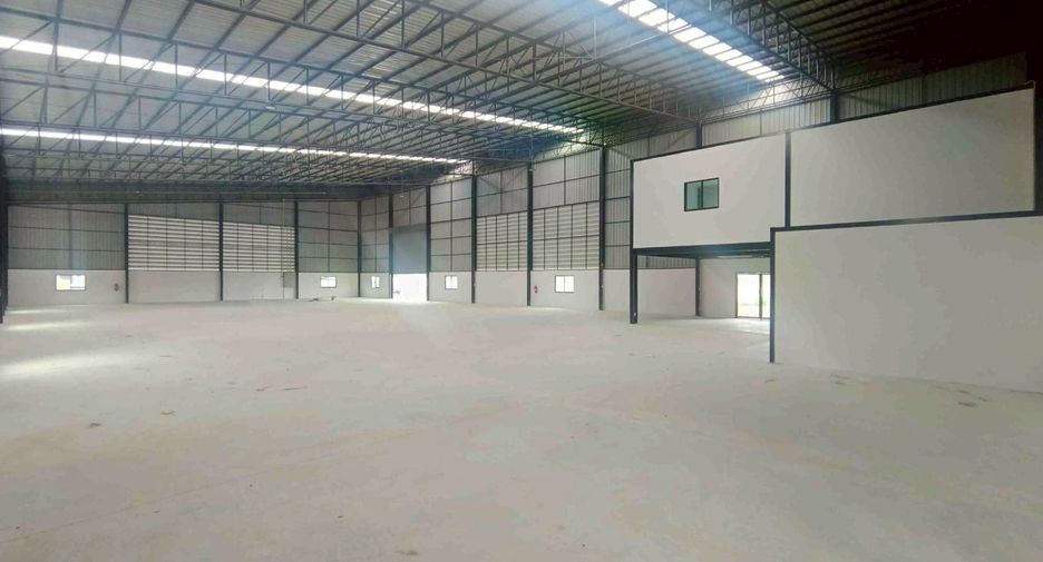 For rent warehouse in Ban Bueng, Chonburi