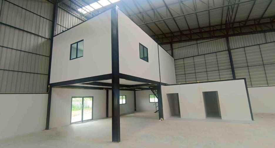 For rent warehouse in Ban Bueng, Chonburi