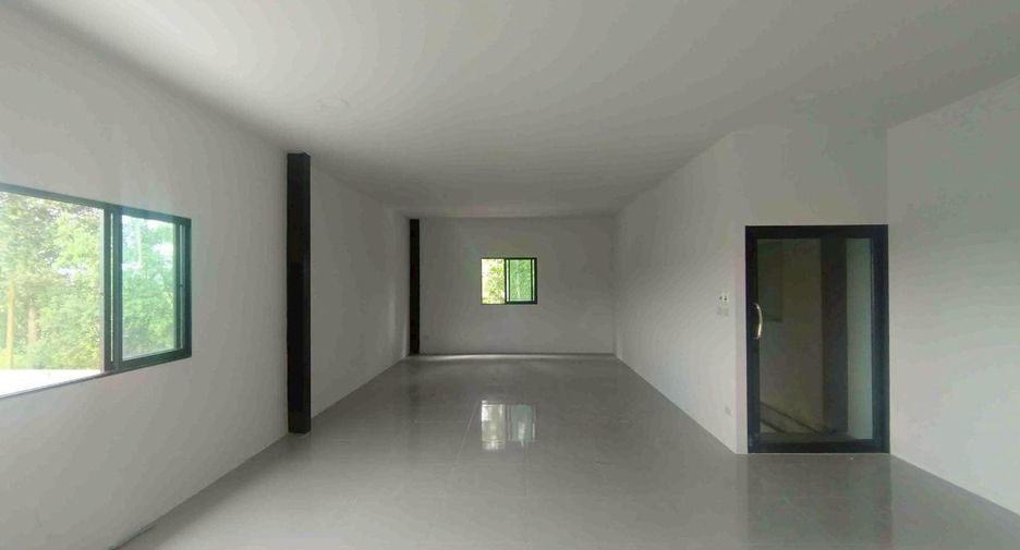 For rent warehouse in Ban Bueng, Chonburi