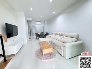 For rent 2 bedrooms townhouse in Saphan Sung, Bangkok