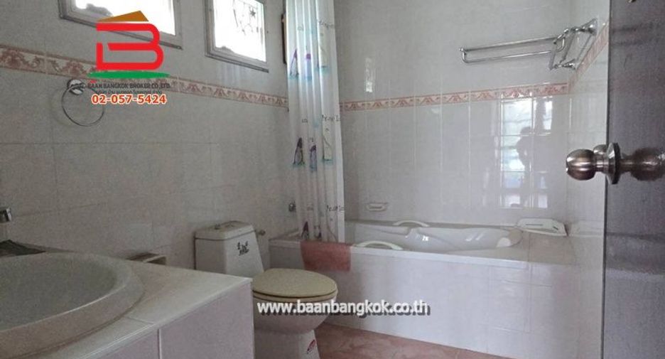 Haus zum Kauf mit 3 Zimmer in Lam Luk Ka, Pathum Thani