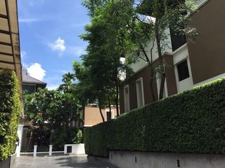 Casa en alquiler de 4 habitaciones en Khlong Toei, Bangkok