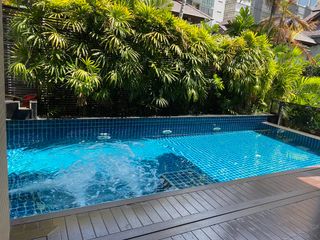 Casa en alquiler de 4 habitaciones en Khlong Toei, Bangkok