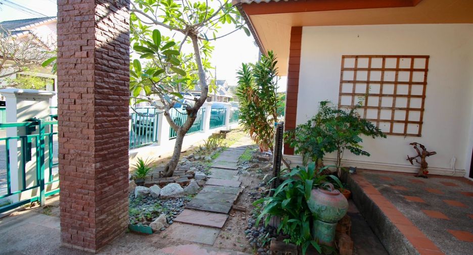 For sale 3 ベッドルーム house in Mueang Rayong, Rayong