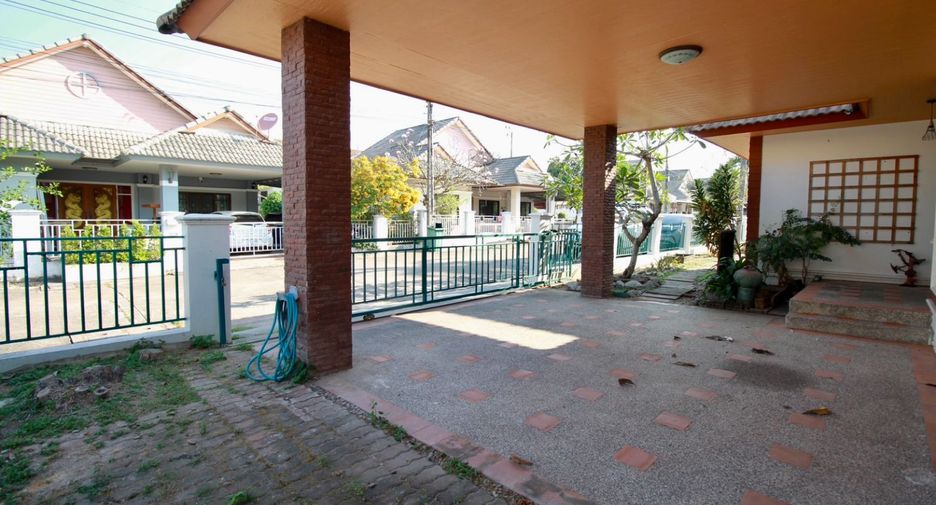 For sale 3 ベッドルーム house in Mueang Rayong, Rayong