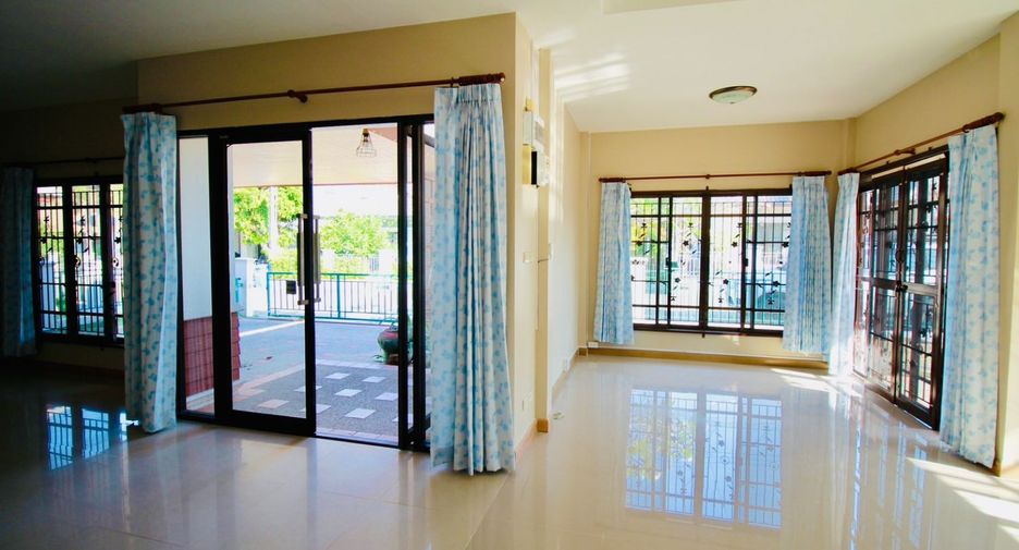 For sale 3 ベッドルーム house in Mueang Rayong, Rayong
