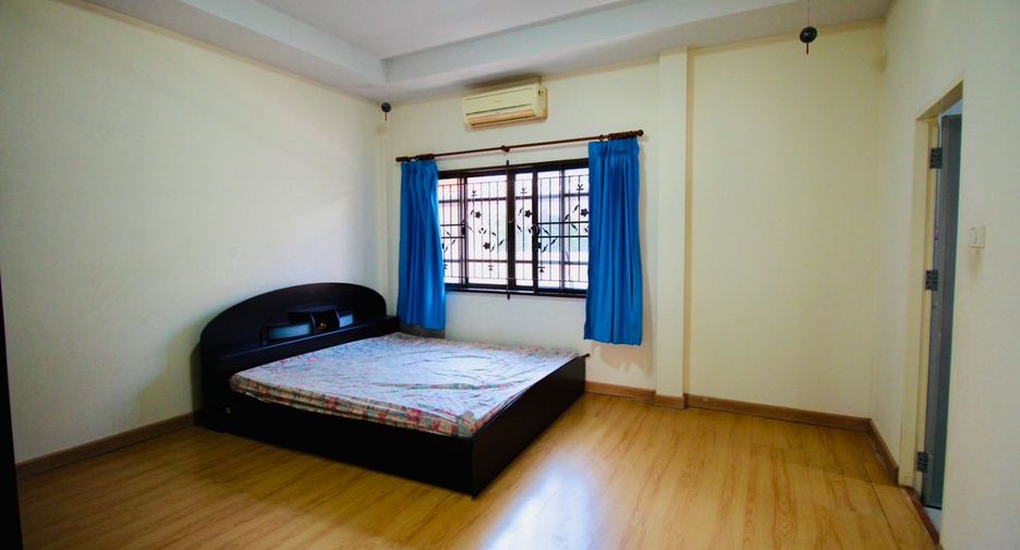For sale 3 ベッドルーム house in Mueang Rayong, Rayong