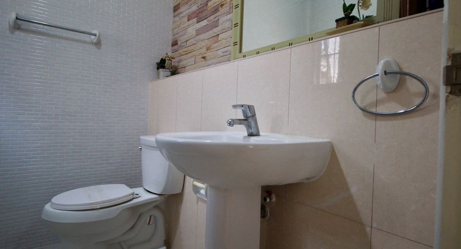 For sale 3 ベッドルーム house in Mueang Rayong, Rayong