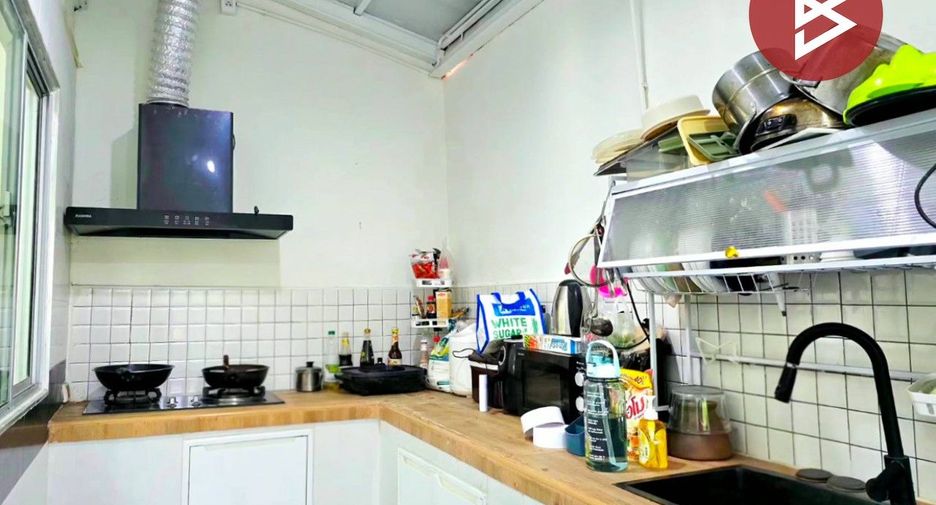 For sale 3 bedrooms townhouse in Sam Phran, Nakhon Pathom
