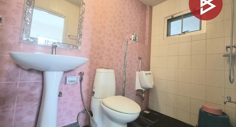 For sale 3 bedrooms house in Phasi Charoen, Bangkok