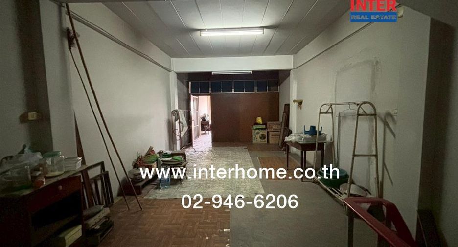 For sale 4 bedrooms retail Space in Lam Luk Ka, Pathum Thani