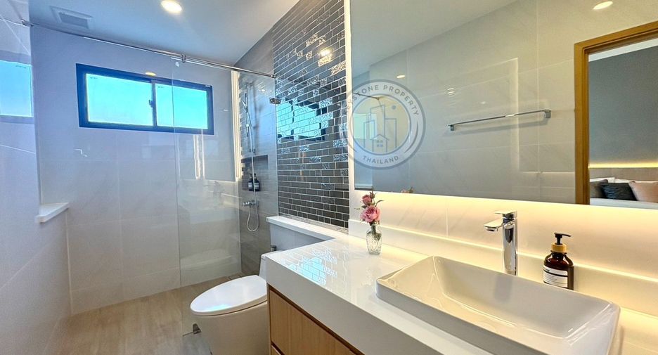 À louer et à vendre 5 chambres villa à East Pattaya, Pattaya