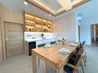 À louer et à vendre 5 chambres villa à Bang Lamung, Chonburi