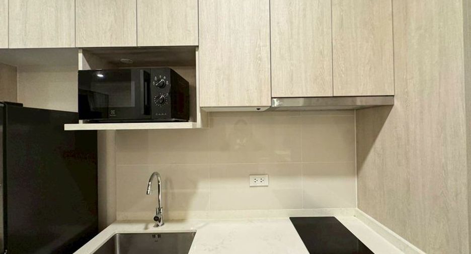 For sale 1 bed condo in Si Racha, Chonburi