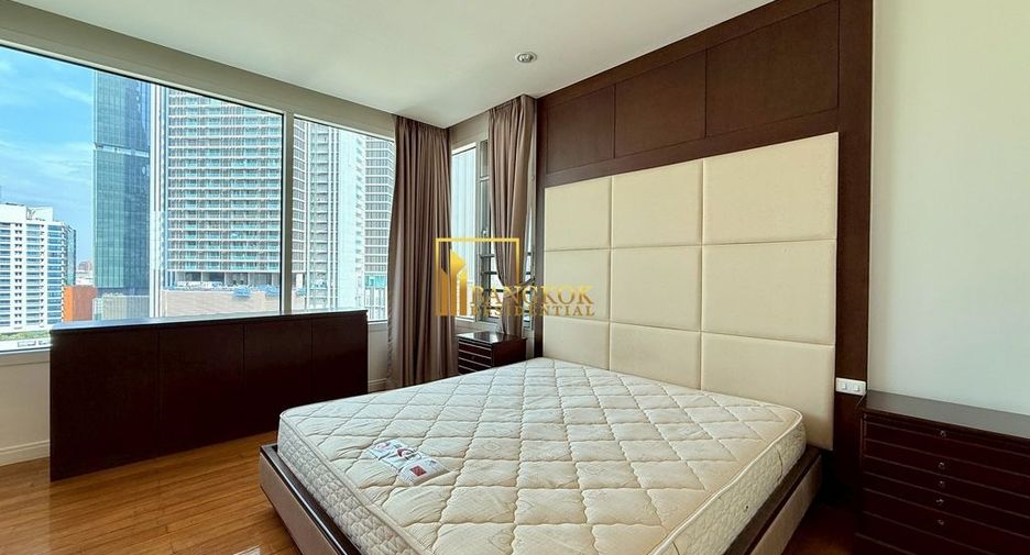 Condo en alquiler de 3 habitaciones en Sathon, Bangkok