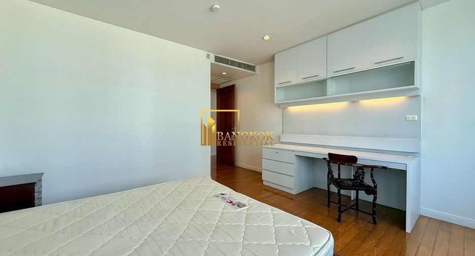 Condo en alquiler de 3 habitaciones en Sathon, Bangkok
