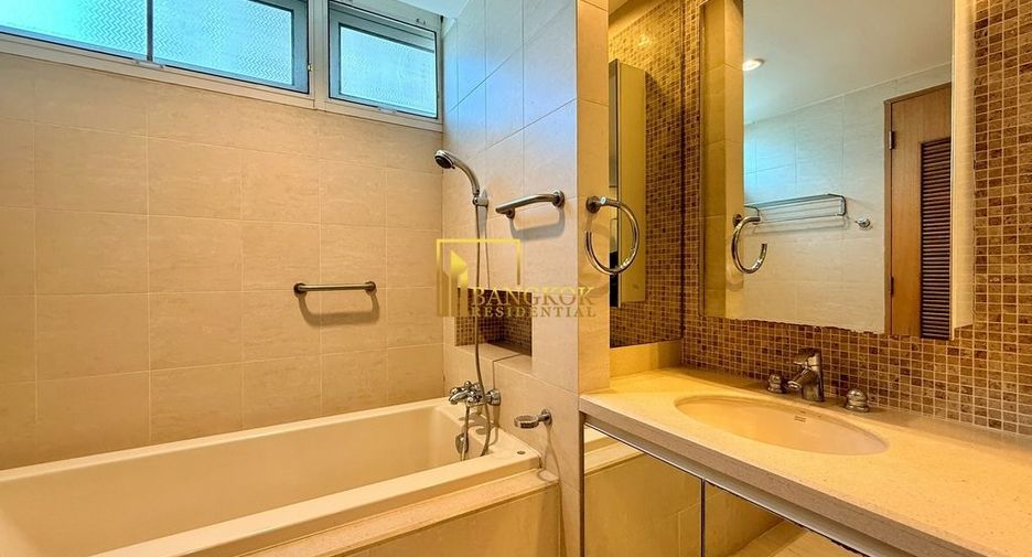 Condo en alquiler de 3 habitaciones en Sathon, Bangkok