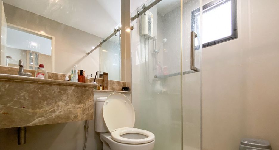 For sale 3 bedrooms townhouse in Bang Khun Thian, Bangkok