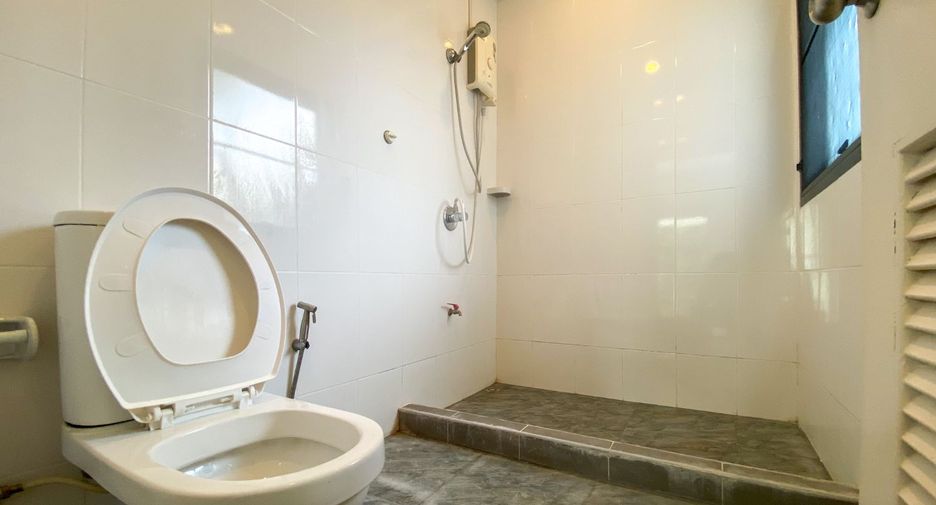 For sale 3 bedrooms townhouse in Bang Khun Thian, Bangkok