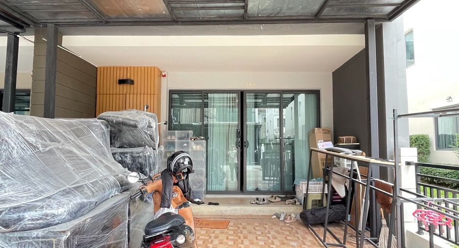 For sale 3 bedrooms townhouse in Bang Khun Thian, Bangkok