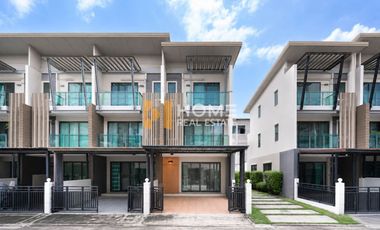 Casa adosada en venta de 3 habitaciones en Bang Khun Thian, Bangkok