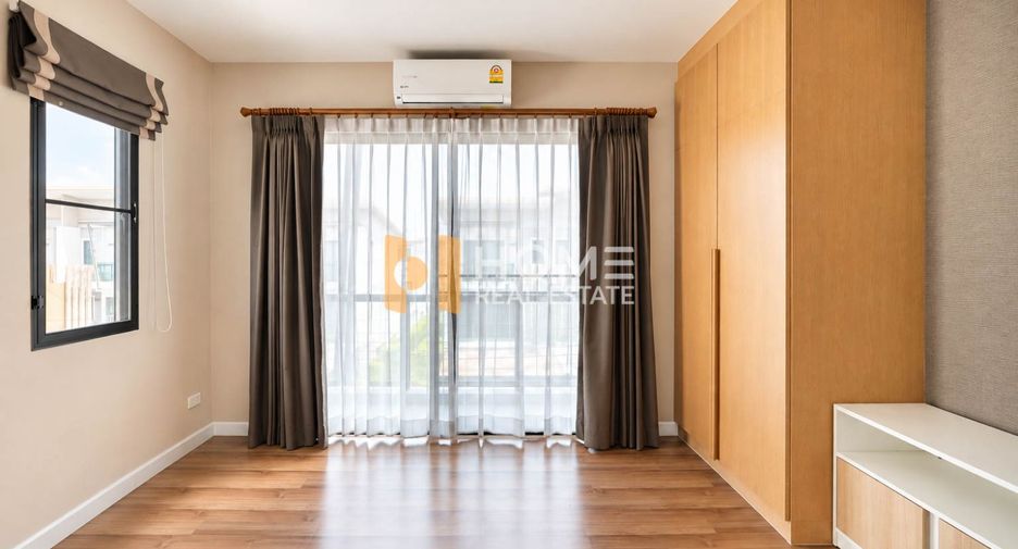 Casa adosada en venta de 3 habitaciones en Bang Khun Thian, Bangkok