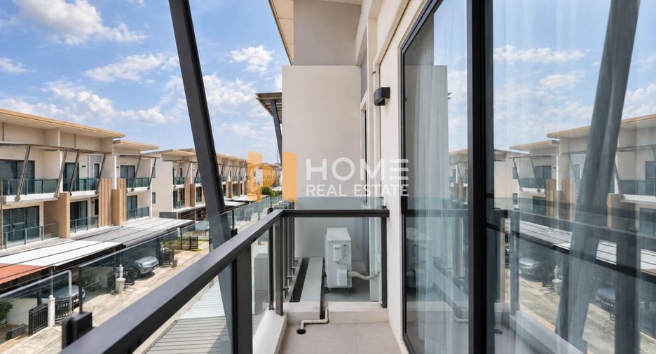 Casa adosada en venta de 3 habitaciones en Bang Khun Thian, Bangkok
