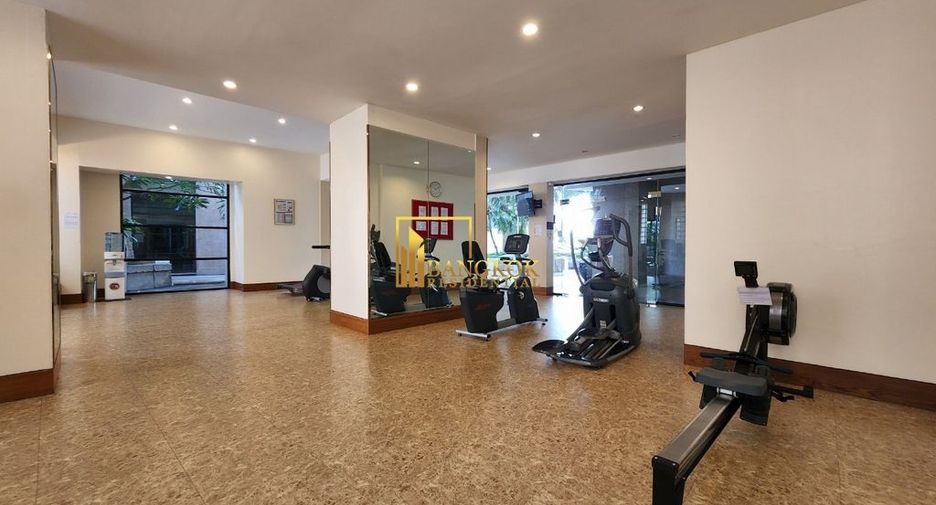 For rent 3 bedrooms condo in Khlong Toei, Bangkok