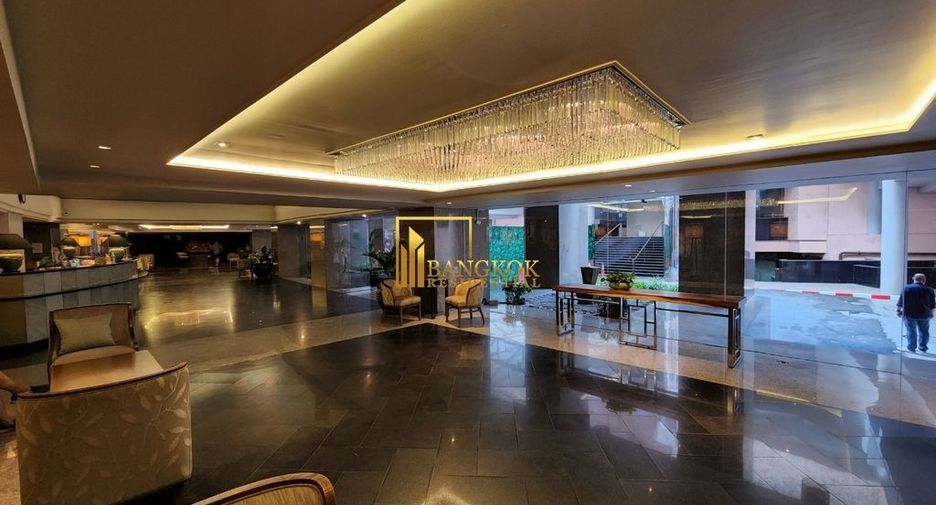 For rent 3 bedrooms condo in Khlong Toei, Bangkok