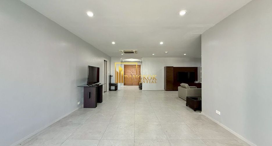 For rent 3 bedrooms condo in Khlong Toei, Bangkok