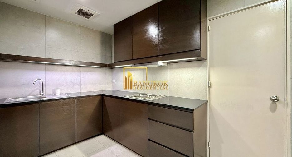 For rent 3 bedrooms condo in Khlong Toei, Bangkok