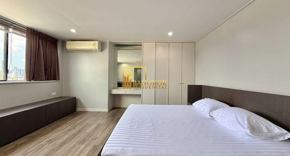 For rent 3 bedrooms condo in Khlong Toei, Bangkok