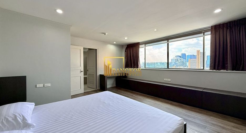 For rent 3 bedrooms condo in Khlong Toei, Bangkok