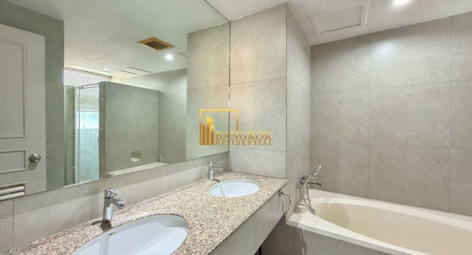 For rent 3 bedrooms condo in Khlong Toei, Bangkok