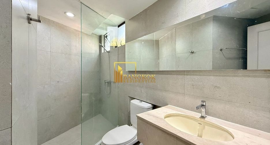 For rent 3 bedrooms condo in Khlong Toei, Bangkok