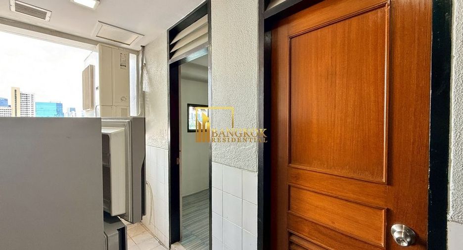 For rent 3 bedrooms condo in Khlong Toei, Bangkok