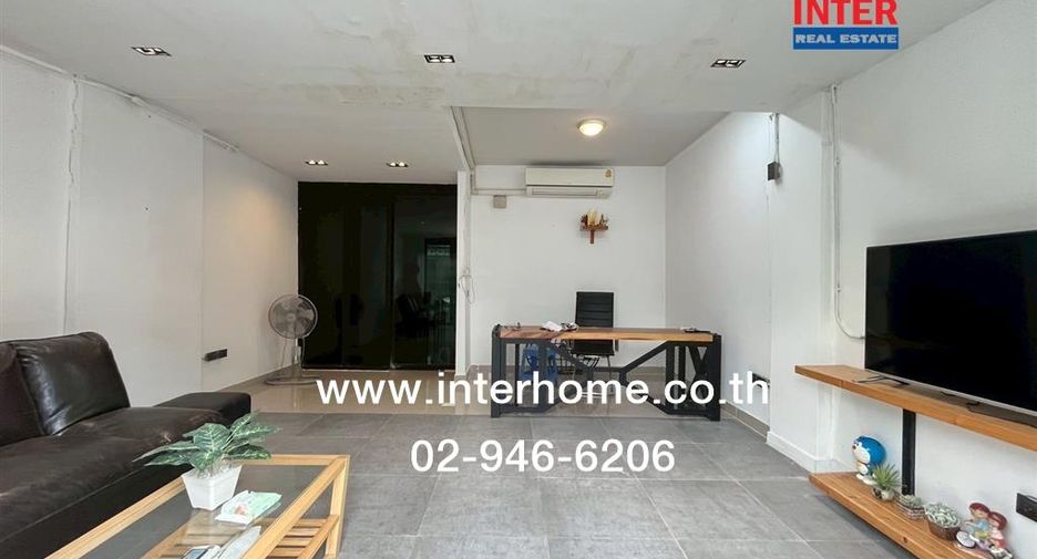 Casa adosada en venta de 3 habitaciones en Bang Kruai, Nonthaburi