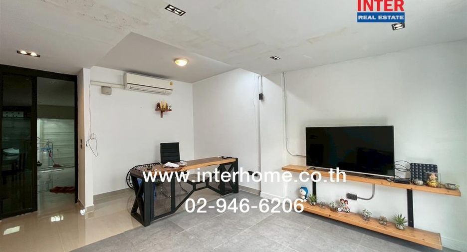 Casa adosada en venta de 3 habitaciones en Bang Kruai, Nonthaburi