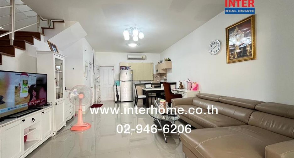 Casa adosada en venta de 3 habitaciones en Bang Kruai, Nonthaburi