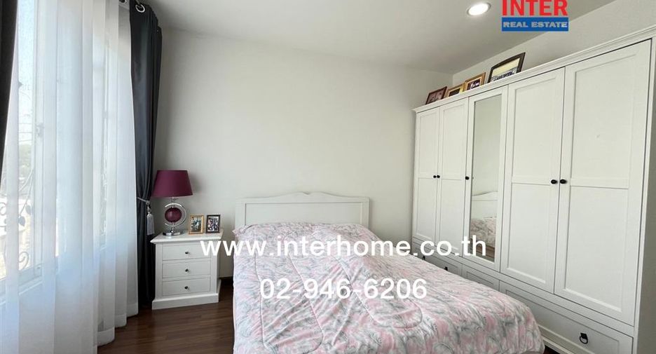 Casa adosada en venta de 3 habitaciones en Bang Kruai, Nonthaburi