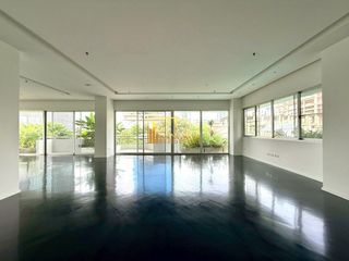 À louer 4 chambres appartement à Sathon, Bangkok