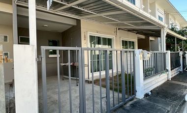 For rent 3 bedrooms condo in Si Racha, Chonburi