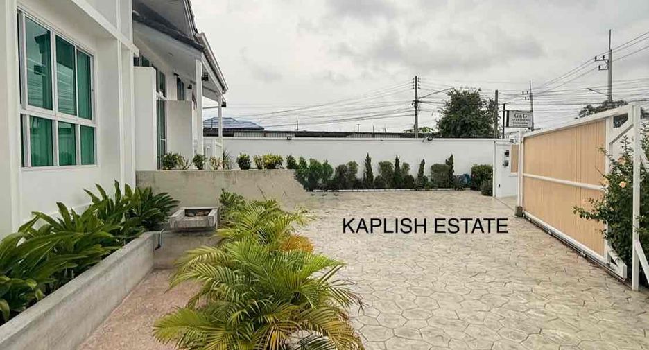 For rent and for sale 4 bedrooms villa in Bang Lamung, Chonburi